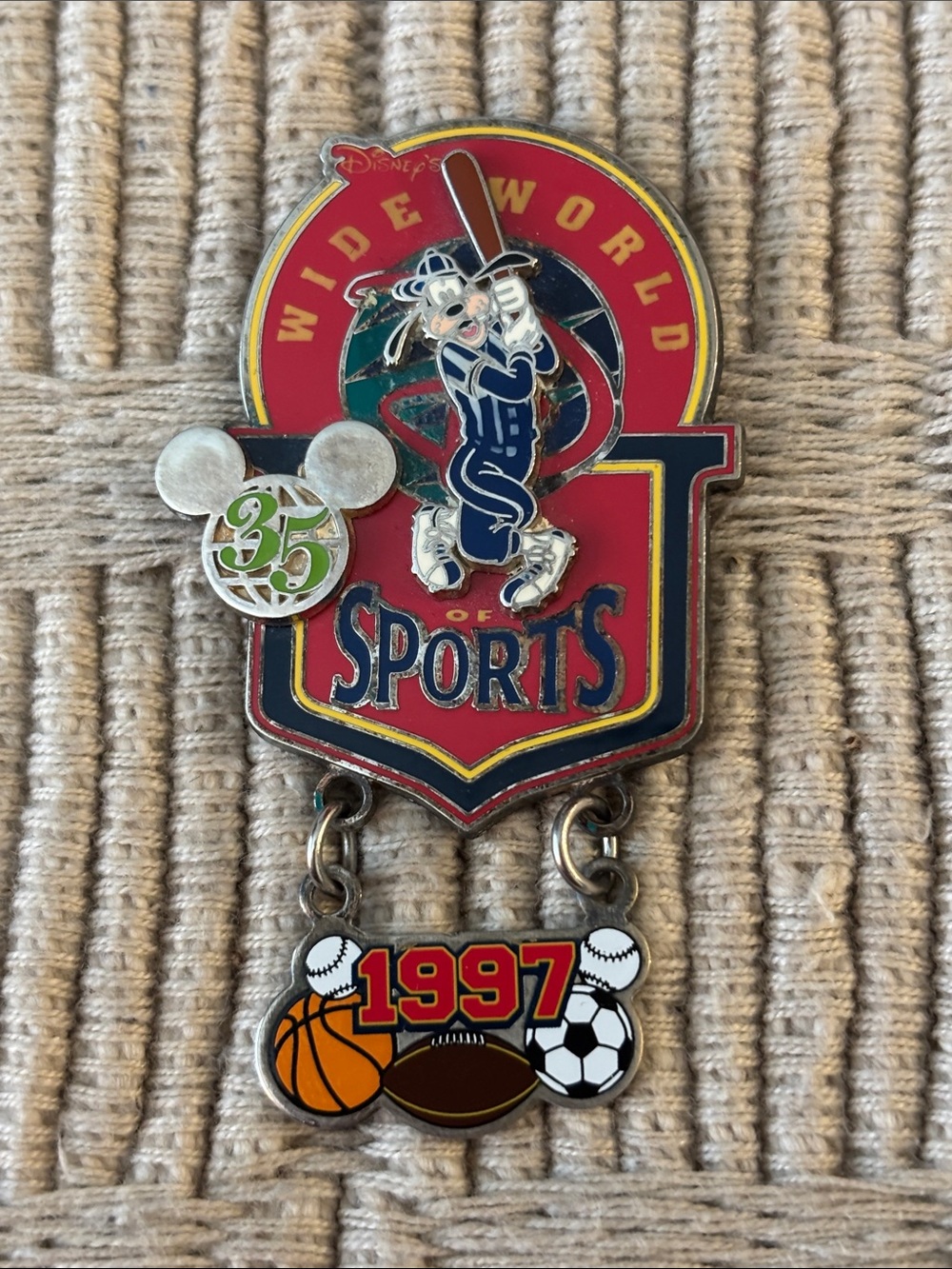 DISNEY 2006 “35 Magical Milestones” Wide World of Sports Goofy Dangle Pin